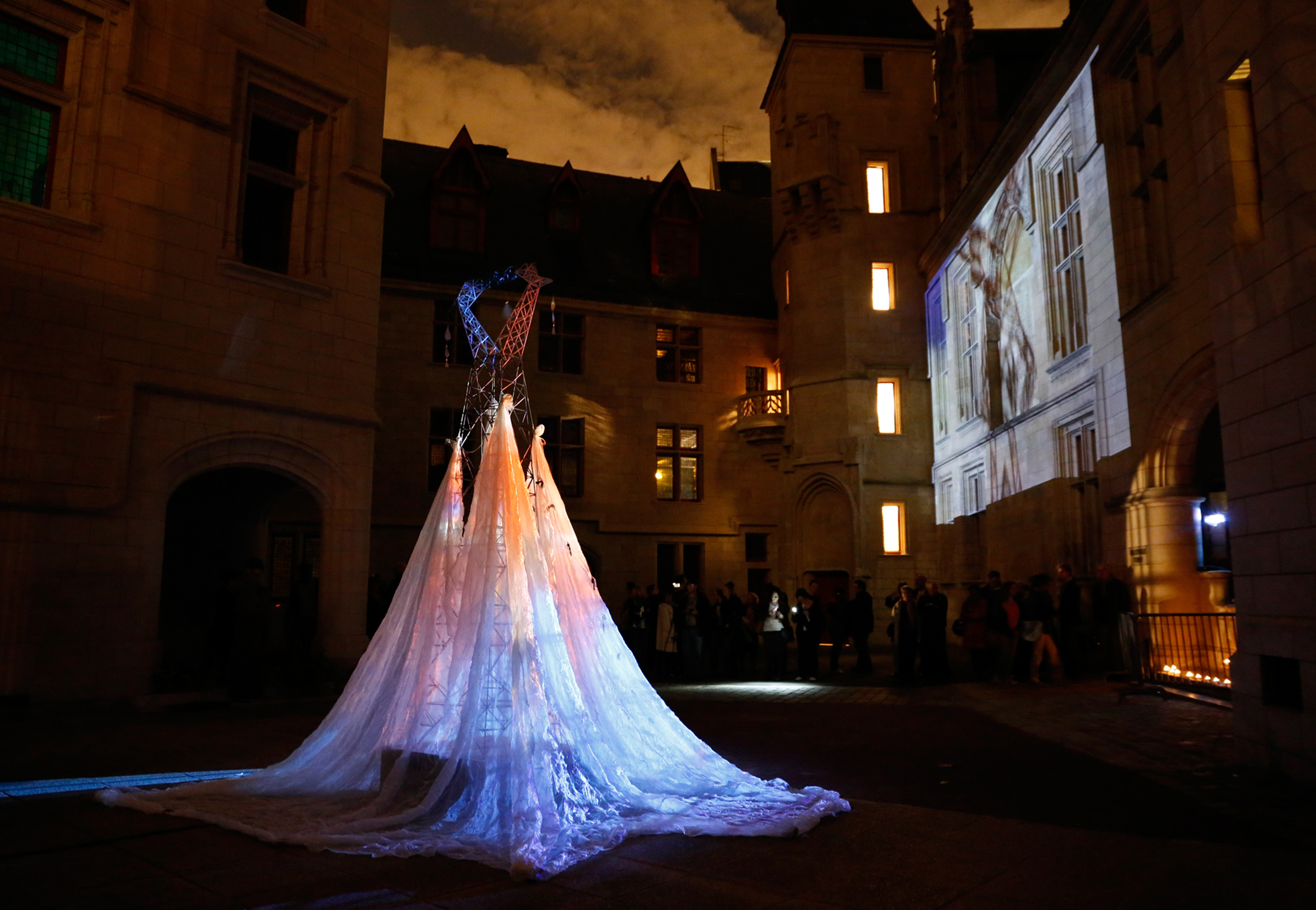 La Nuit blanche de Paris 2013 elena paroucheva аrt and environment