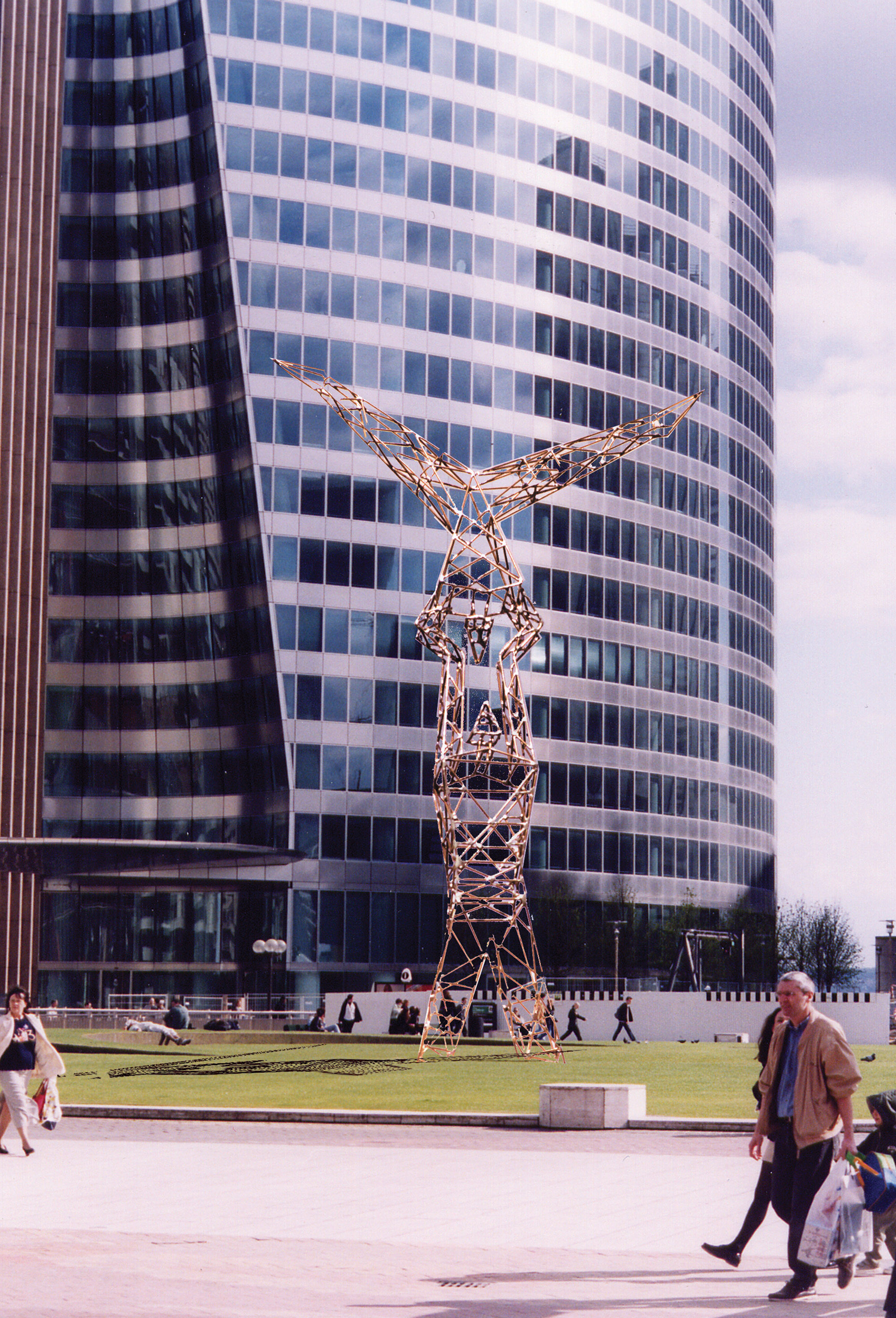 Acrobats, Sculpture-Pylon